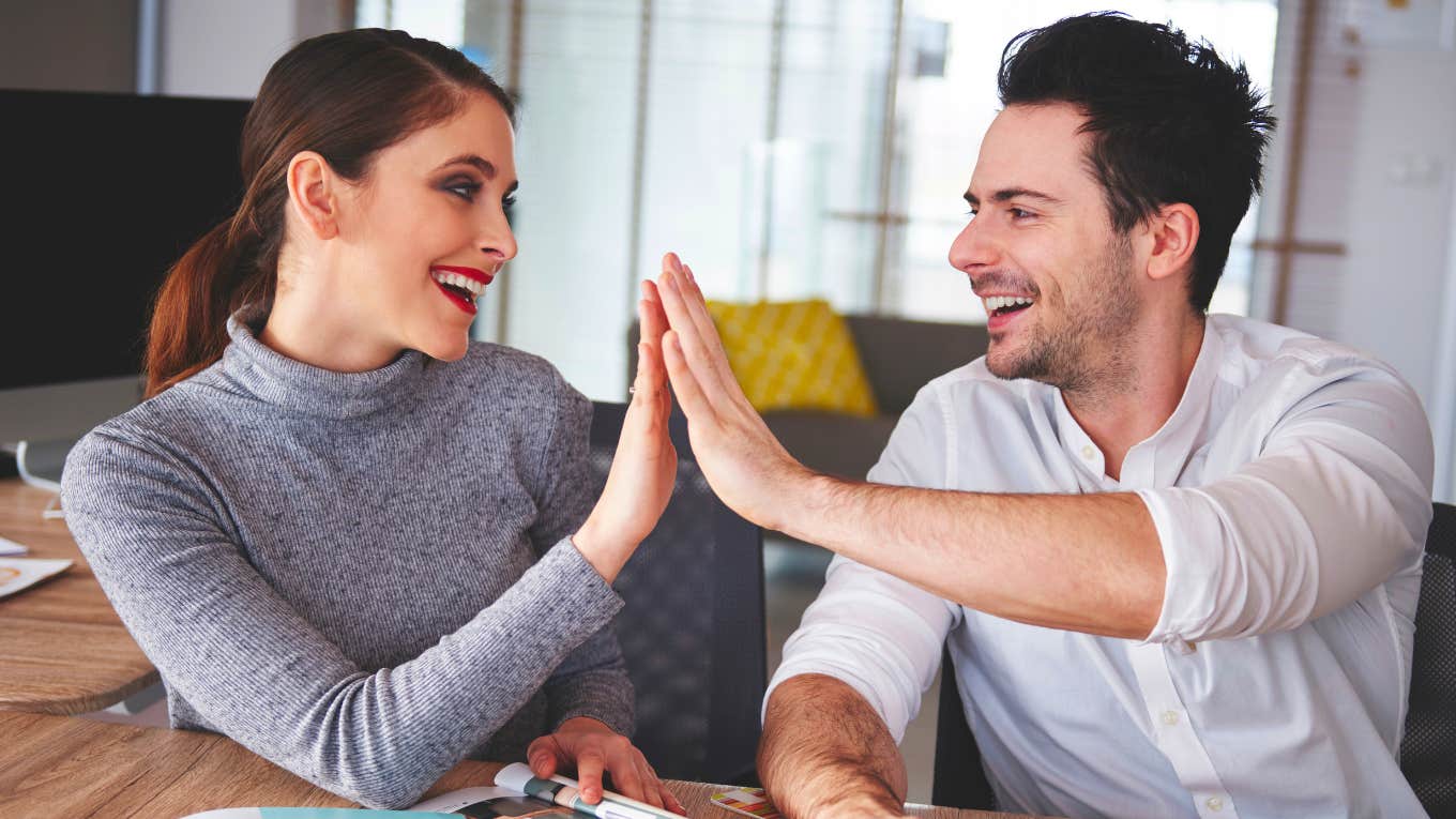 Couples Who Do These Activities Together Have The Healthiest Relationships, According To Psychology Healthy couple does activities together.