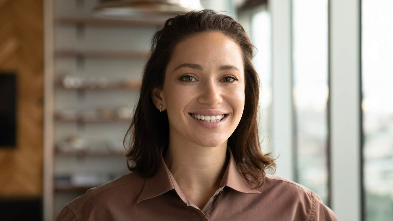 Things Millennials Need To Do Before Turning 40 So They Can Age Without Regrets happy millennial woman living without regrets