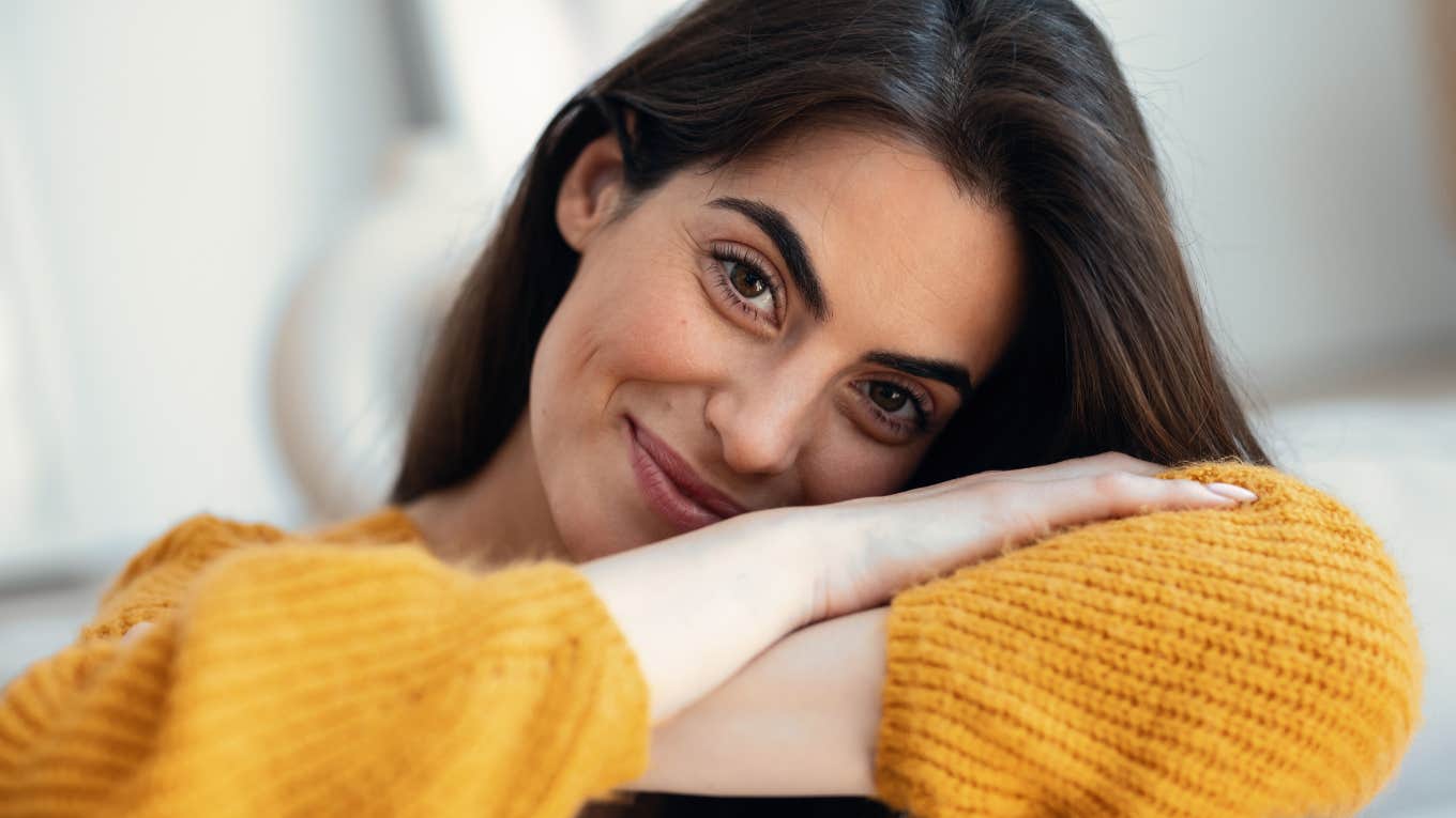 Signs You're More Emotionally Mature Than The People Around You emotionally mature woman smiling