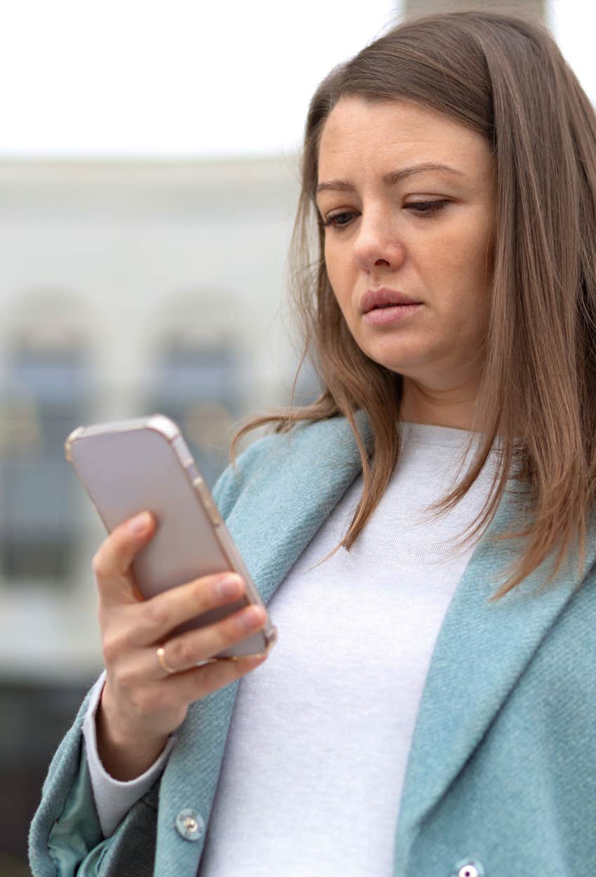 interrupt social life types text messages narcissist send