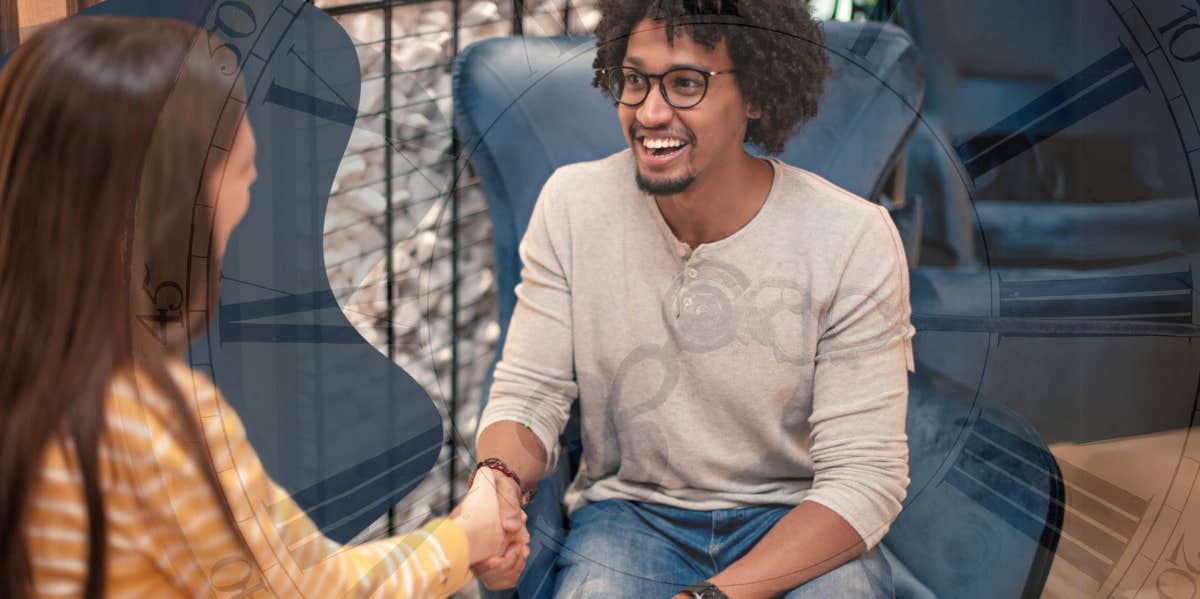 10 First Date Rules The Must Successful People Know By Heart Man and woman meeting up on a date for the first time