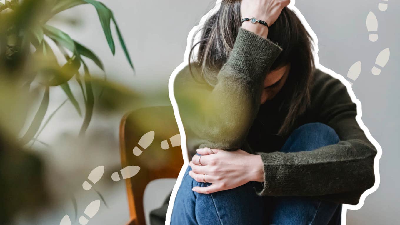 7 Subtle Behaviors That Will Reduce Your Anxiety By 90% Anxious woman